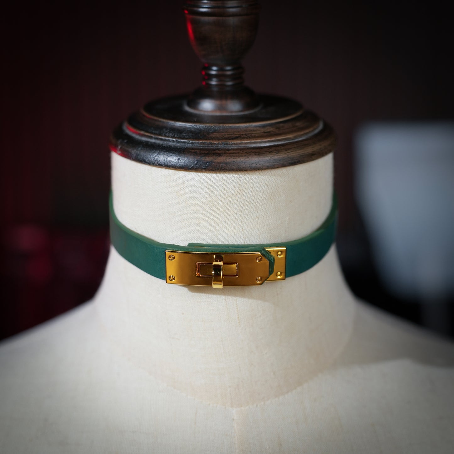 Naiads Green Leaher Choker With Leash