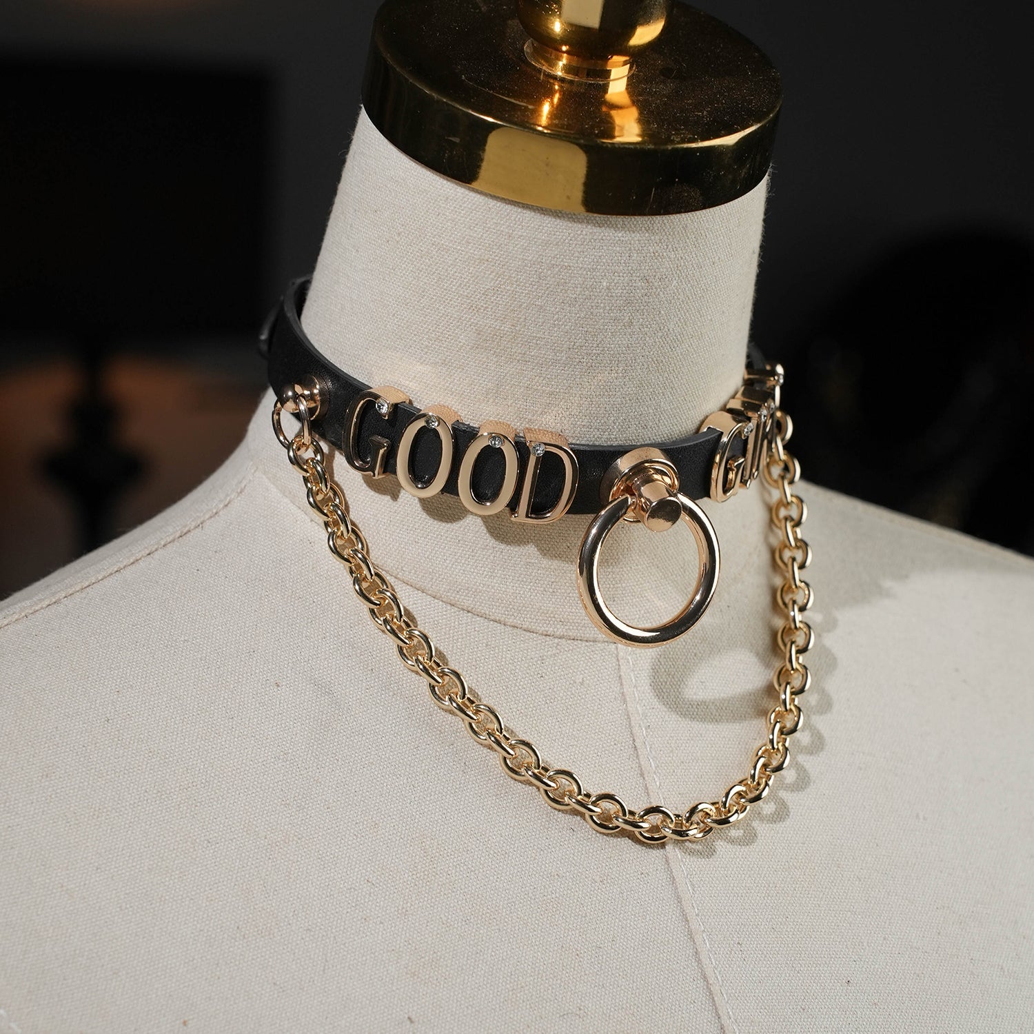 Antiphus Metal Letter Choker with chain & Oring
