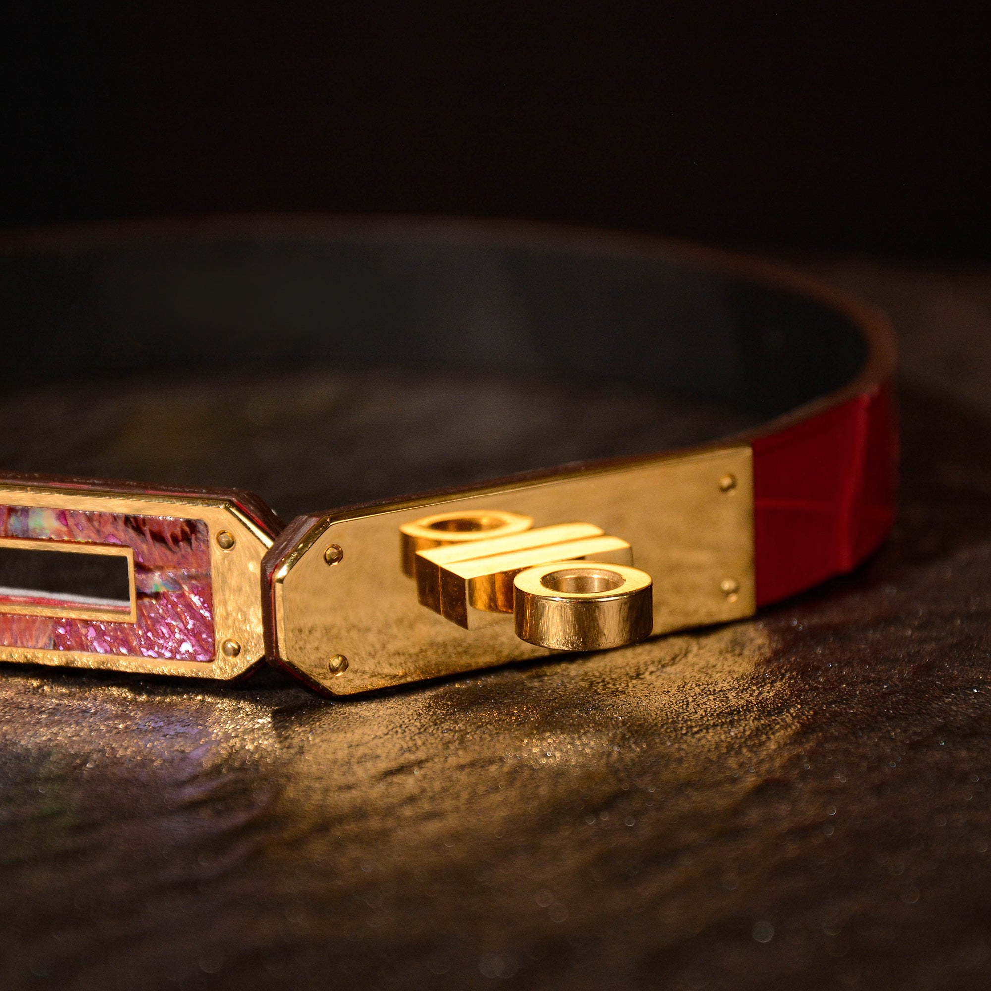 Bacchantes Red Alligator Collar