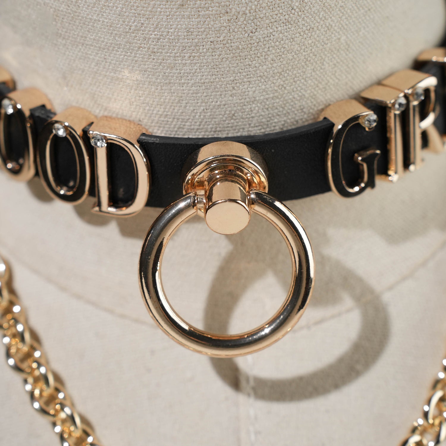 Antiphus Metal Letter Choker with chain & Oring