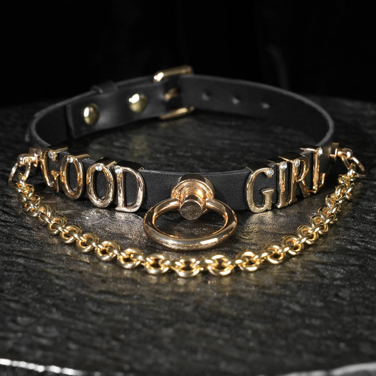 Antiphus Metal Letter Choker with chain & Oring