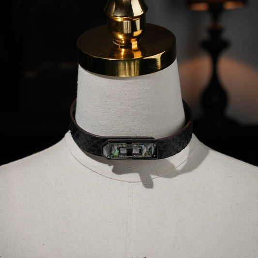 Perseus Black Buckle Collar