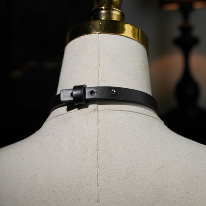 Ray T Circle Snowflake Decorative Choker