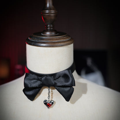 Laius Bow Choker with Silver Lock