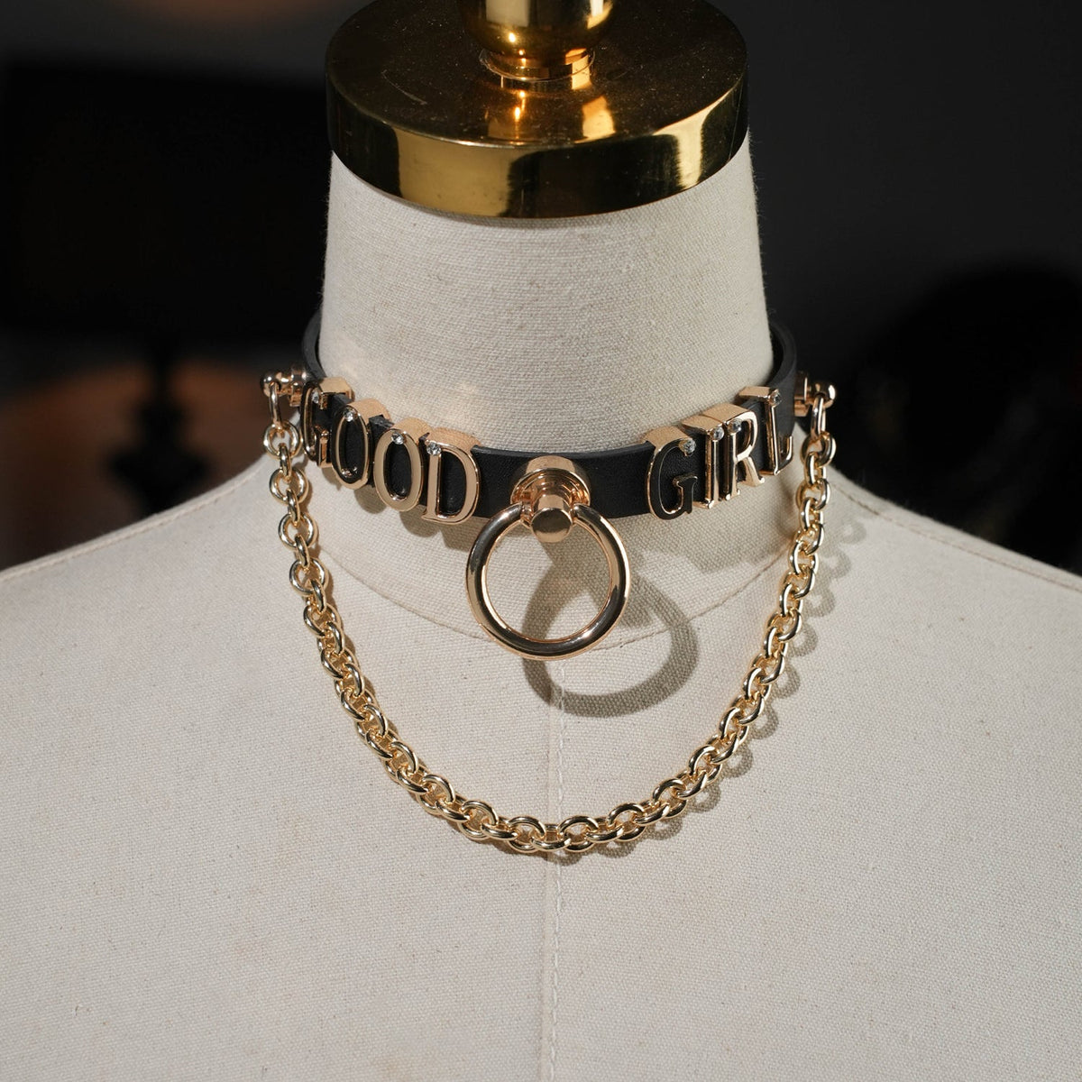 Antiphus Metal Letter Choker with chain & Oring