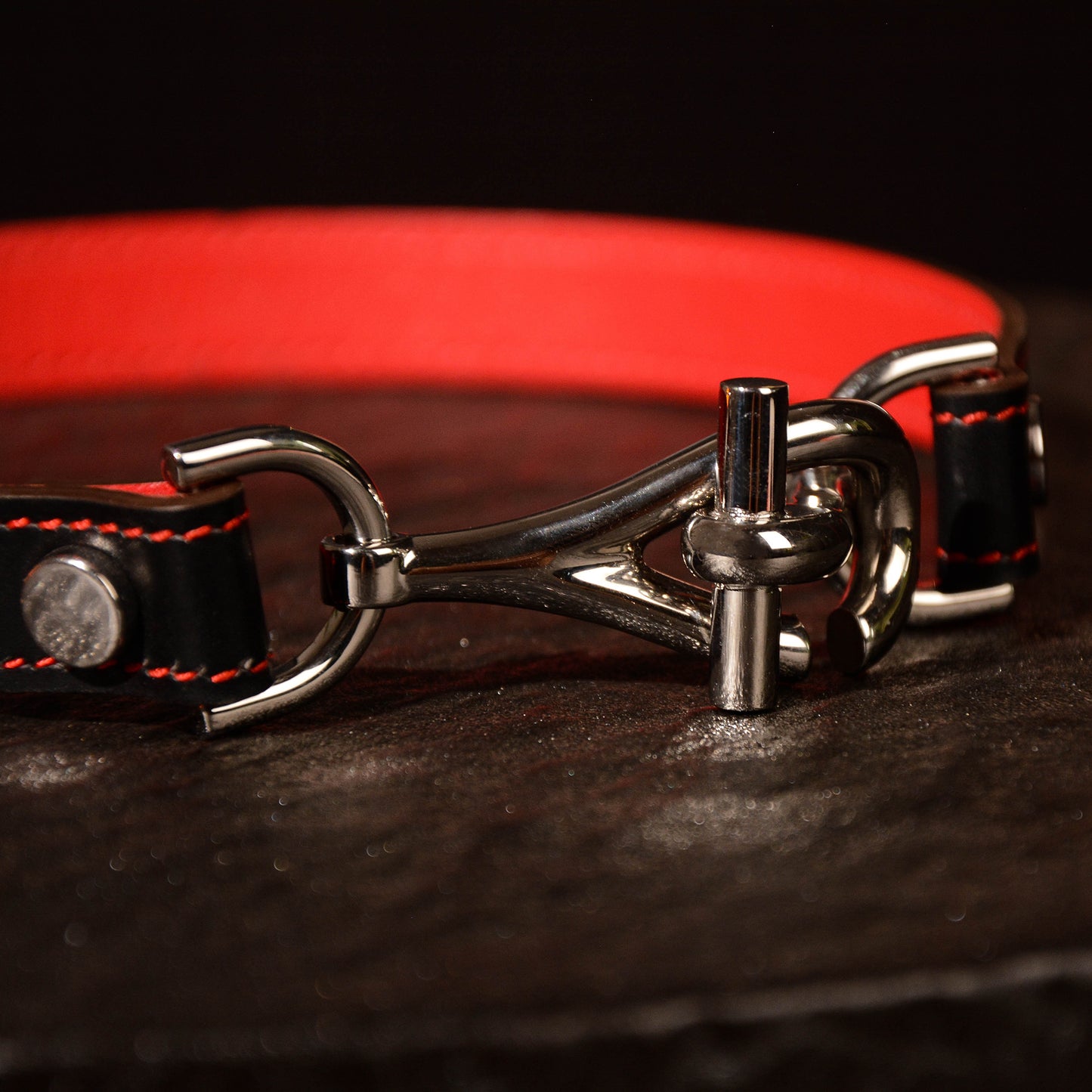 Chaos Black Red Twist Buckle Choker