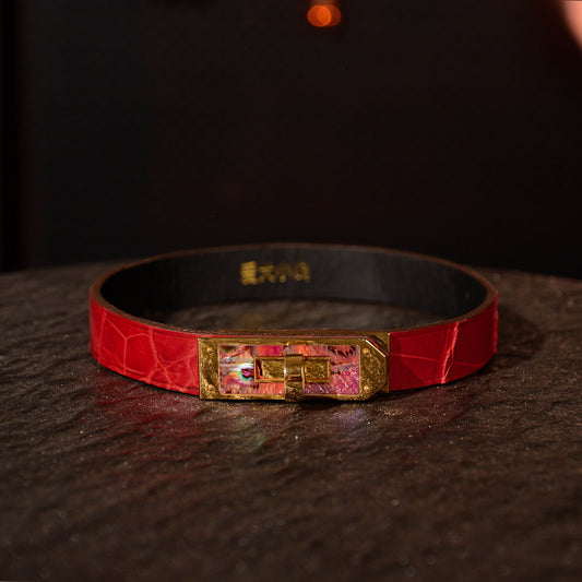 Bacchantes Red Alligator Collar